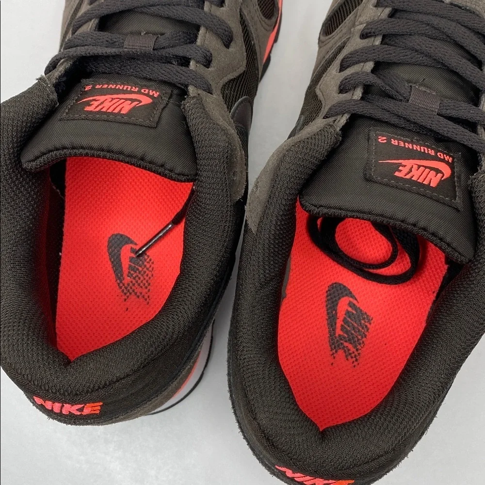 Women’s Nike MD Runner 2 size 7 (749869 228)